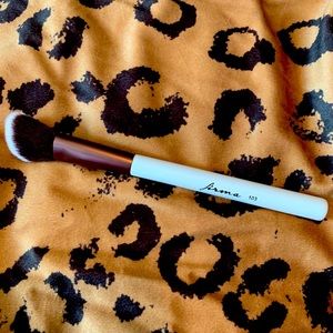 BRAND NEW‼️ Firma 103 Angled Contour Brush